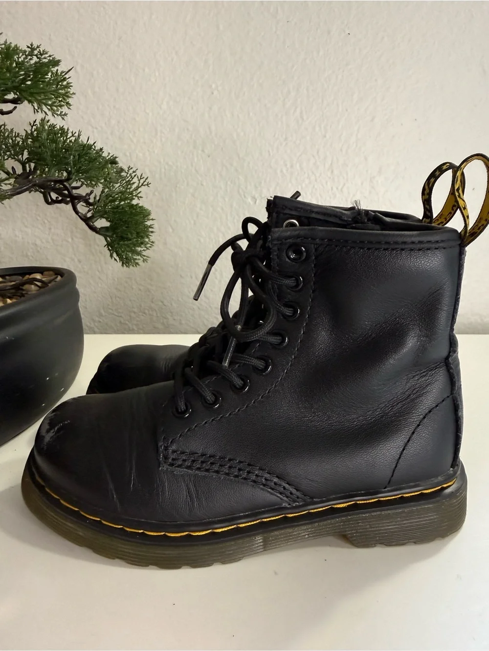 Dr. Martens youth lace